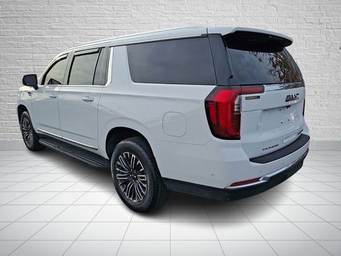Used 2025 GMC Yukon XL Elevation image 7