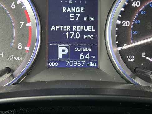 Used 2016 Toyota Highlander Plus w/ Preferred Accessory Package FWD image 34