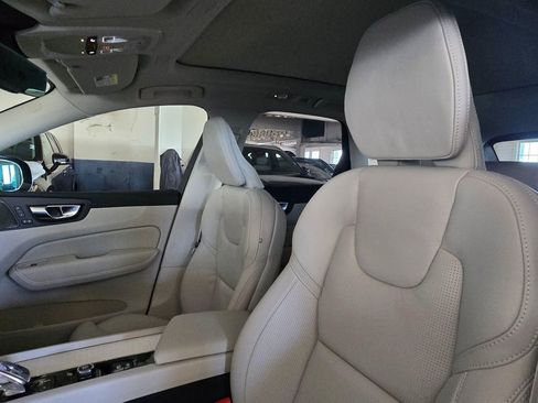 New 2026 Volvo XC60 B5 Ultra w/ Protection Package Premier AWD/4WD image 21