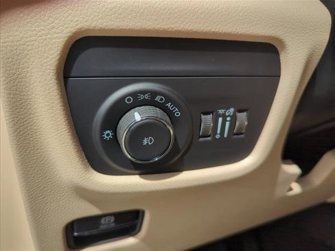 New 2026 Jeep Grand Cherokee L Limited w/ Limited Altitude Package RWD image 16