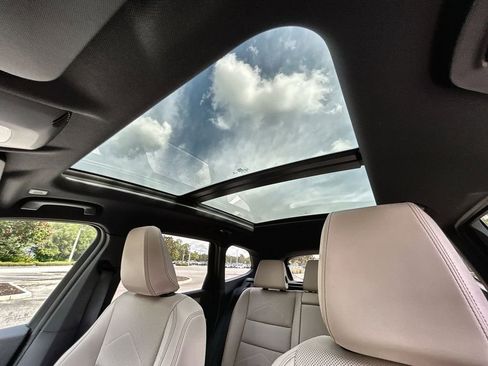 New 2025 BMW X1 xDrive28i w/ Technology Package image 26