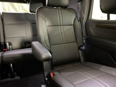 Used 2025 Chevrolet Tahoe High Country image 14