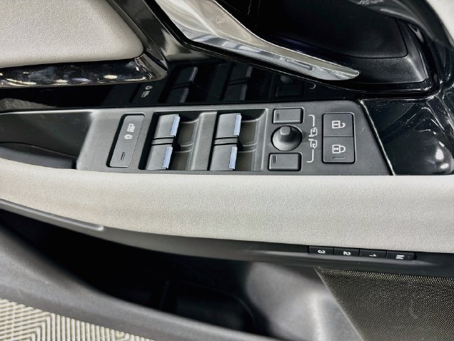 Used 2026 Land Rover Range Rover Evoque Dynamic SE AWD/4WD image 20