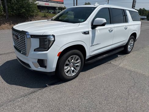 Used 2024 GMC Yukon XL Denali AWD/4WD image 7