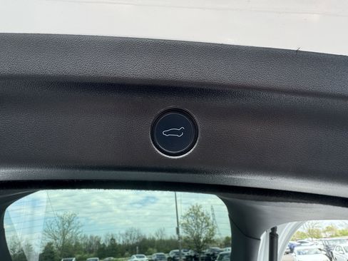 Used 2020 Tesla Model Y Long Range image 11