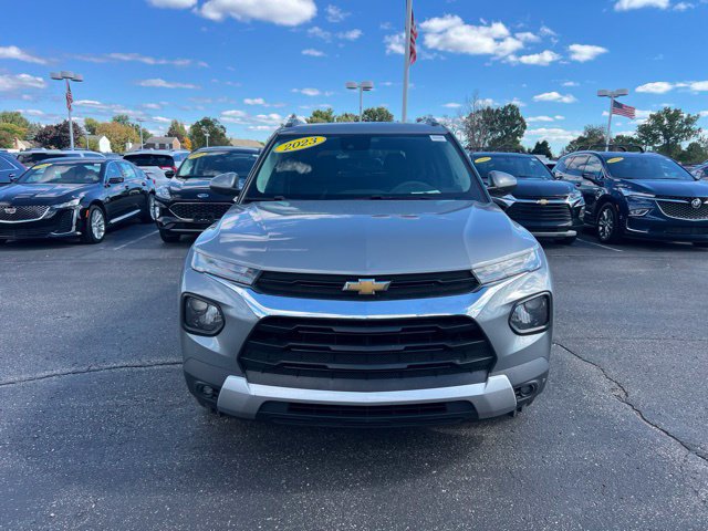 Used 2023 Chevrolet TrailBlazer LT FWD image 2
