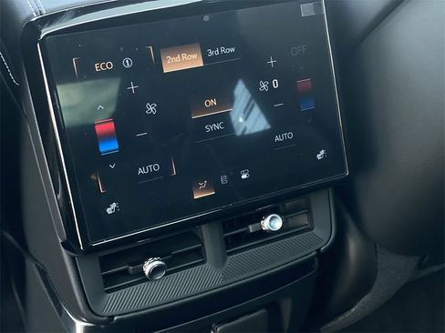 Used 2026 Cadillac Vistiq Luxury image 39