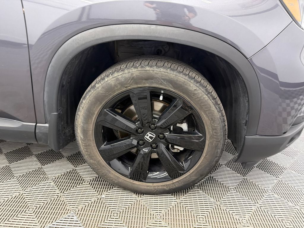 Used 2025 Honda Pilot Black Edition image 14