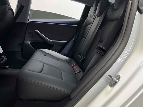 Used 2025 Tesla Model 3 Long Range image 39
