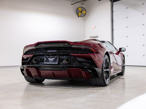 Used 2022 Lamborghini Huracan EVO image 4