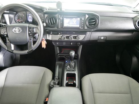 Used 2019 Toyota Tacoma SR w/ SR Convenience Package image 10