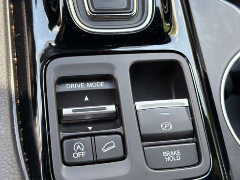 Used 2025 Honda Pilot Black Edition image 19