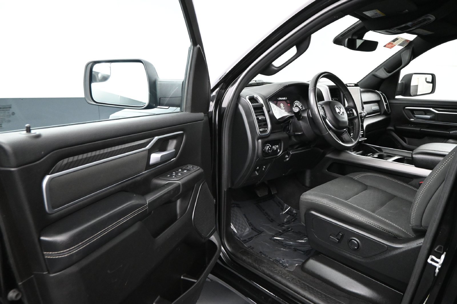 Used 2025 RAM 1500 Big Horn AWD/4WD image 5