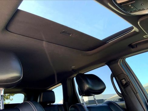 Used 2017 Jeep Grand Cherokee Limited AWD/4WD image 14