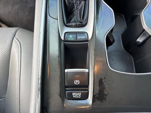 Used 2018 Honda Accord Touring image 27