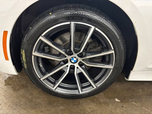 Used 2021 BMW 330i xDrive Sedan w/ Premium Package AWD/4WD image 38