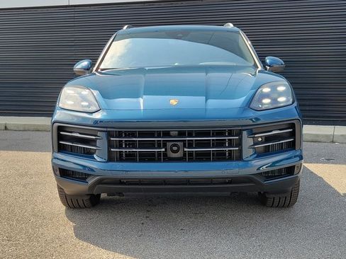 Certified 2025 Porsche Cayenne S AWD/4WD image 10