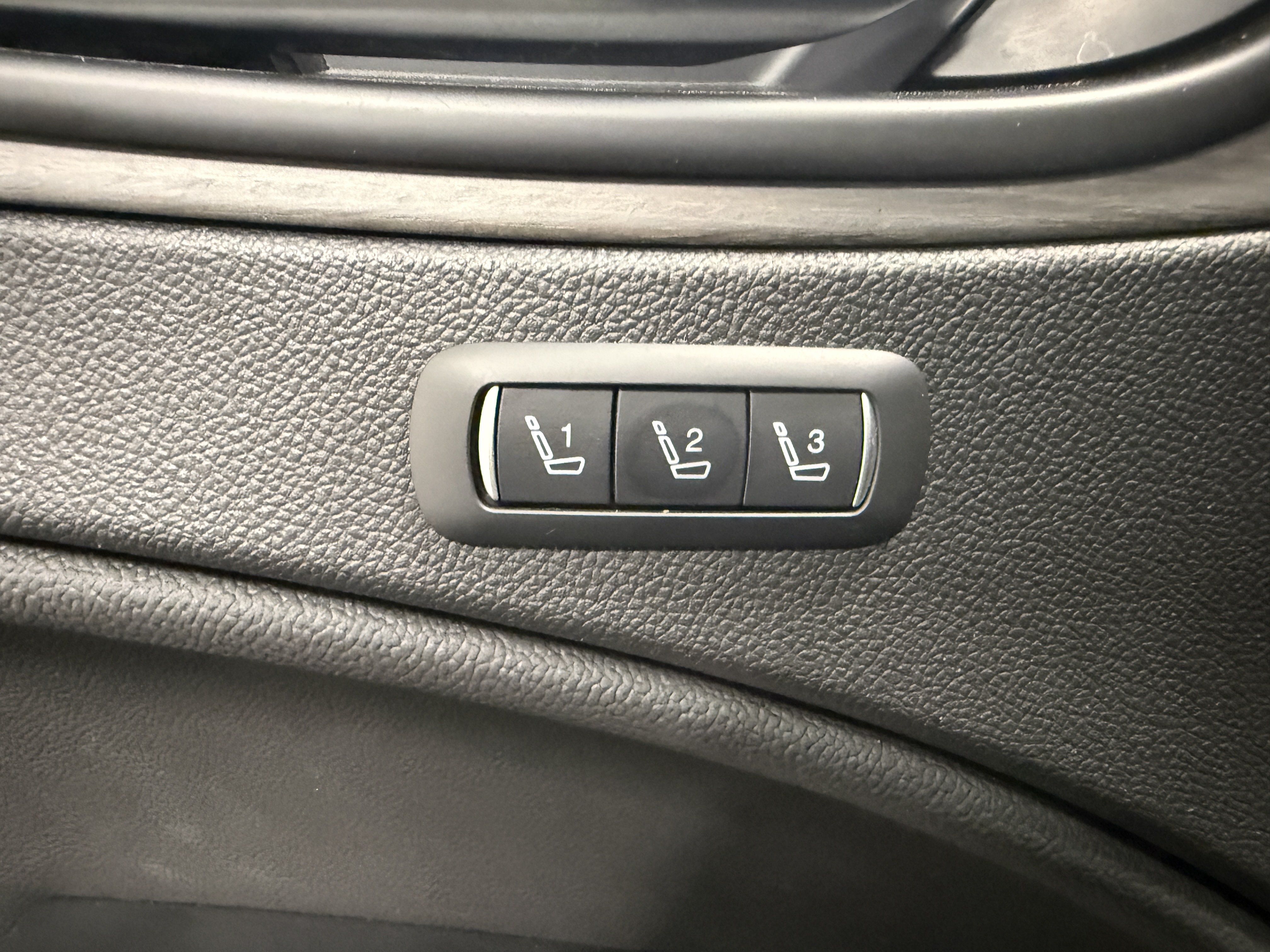 Certified 2023 Alfa Romeo Stelvio Ti AWD/4WD image 15