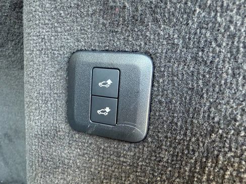 Used 2019 Land Rover Range Rover Sport SE image 46