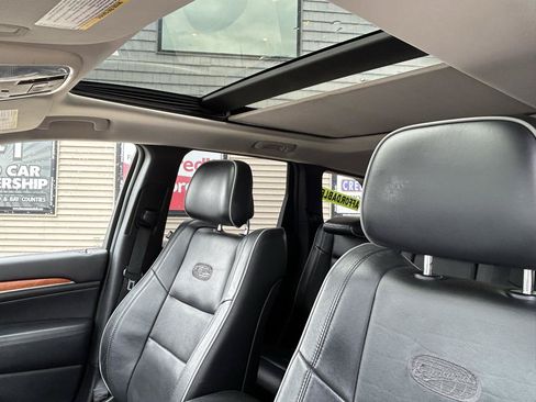 Used 2011 Jeep Grand Cherokee Overland AWD/4WD image 18