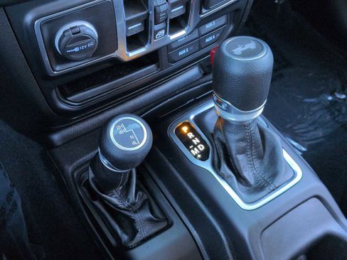 Used 2021 Jeep Wrangler Unlimited Sport image 33