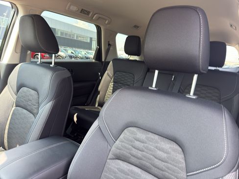 Certified 2025 Nissan Pathfinder S AWD/4WD image 27