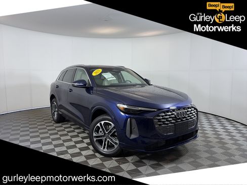Used 2025 Audi Q5 Premium Plus w/ Premium Plus AWD/4WD image 1