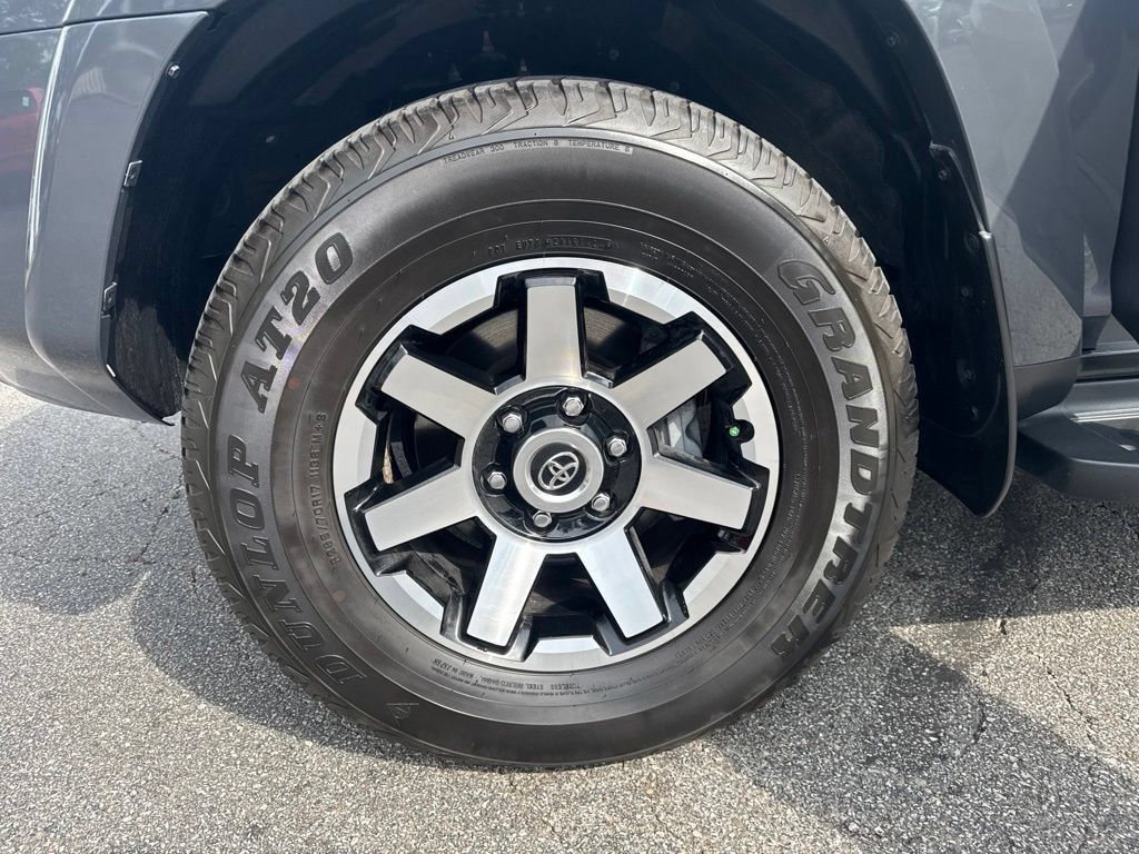 Used 2024 Toyota 4Runner TRD Off-Road AWD/4WD image 45