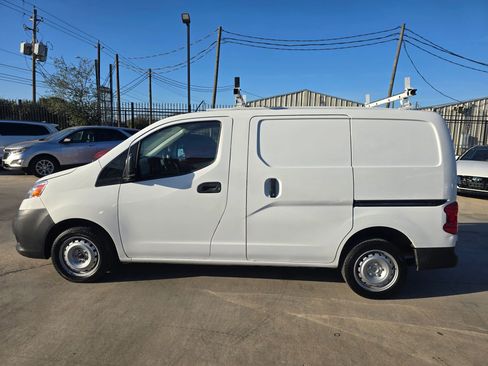 Used 2019 Nissan NV200 S image 3