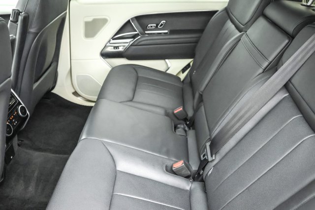 Used 2024 Land Rover Range Rover Long Wheelbase SE AWD/4WD image 21