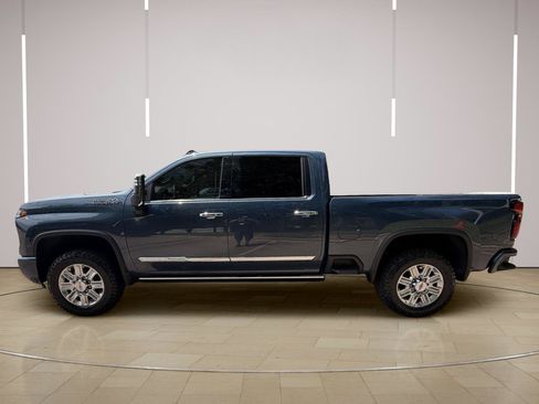 Used 2024 Chevrolet Silverado 2500 High Country w/ High Country Premium Package AWD/4WD image 8