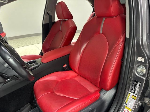 Used 2018 Toyota Camry XSE FWD image 14