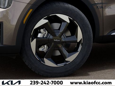 New 2026 Kia Sorento EX FWD image 9