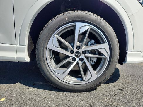 New 2025 Audi Q3 2.0T Premium image 7