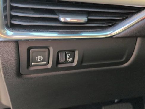 Used 2020 Cadillac XT4 Premium Luxury AWD/4WD image 16