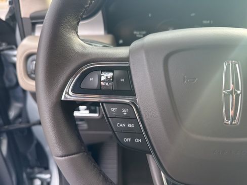 Certified 2023 Lincoln Nautilus AWD image 28