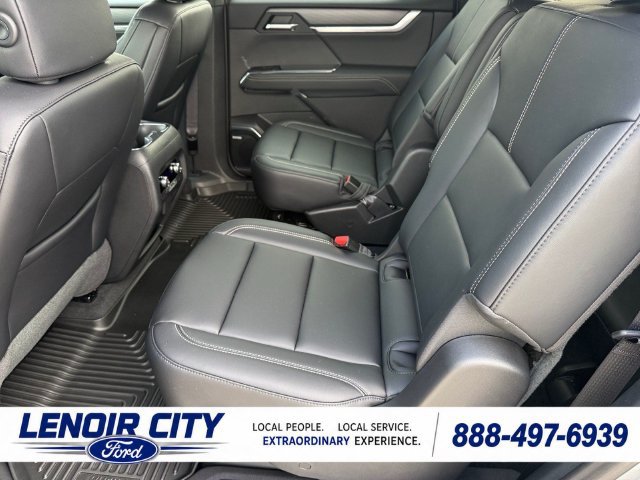 Used 2026 GMC Acadia Elevation w/ Elevation Premium Package FWD image 11