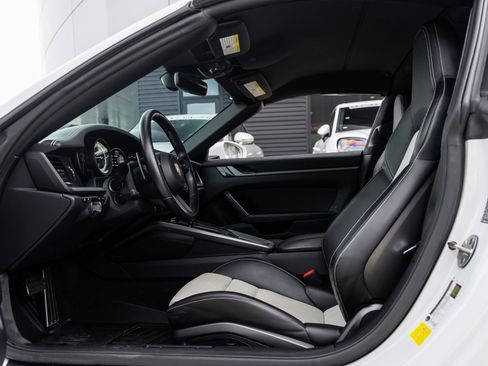 Certified 2021 Porsche 911 Targa 4S image 29