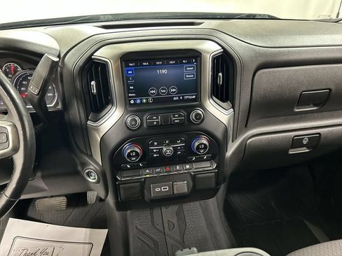 Used 2021 Chevrolet Silverado 1500 LT AWD/4WD image 18