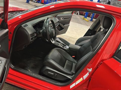 Used 2024 Honda Civic EX-L image 11