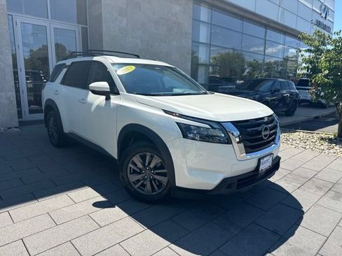 Used 2023 Nissan Pathfinder SV w/ SV Premium Package AWD/4WD image 1