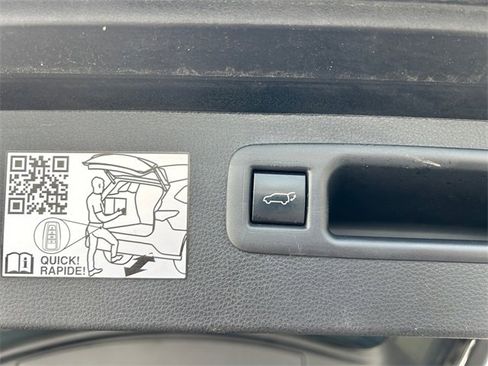 Used 2024 Toyota Highlander XLE image 22