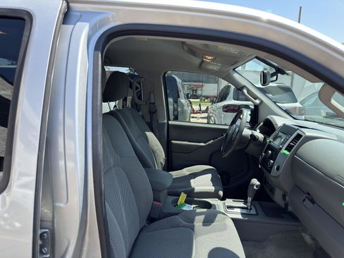 Used 2016 Nissan Frontier SV w/ SV Value Truck Package RWD image 37