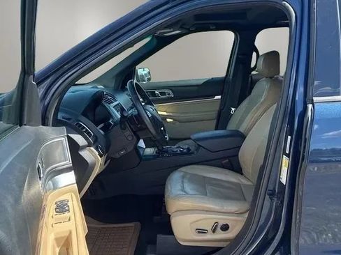 Used 2017 Ford Explorer Limited w/ Equipment Group 301A AWD/4WD image 23