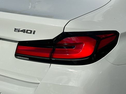 Used 2021 BMW 540i w/ Executive Package image 29