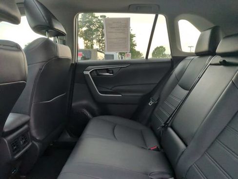 Used 2022 Toyota RAV4 XLE Premium FWD image 31