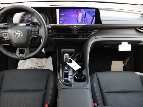 New 2026 Toyota Crown Signia image 2