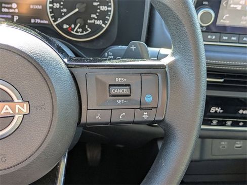 Used 2023 Nissan Rogue SV image 18