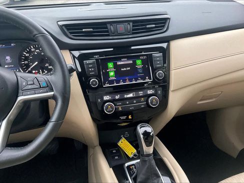 Used 2020 Nissan Rogue SV w/ Sun & Sound Touring Package AWD/4WD image 6