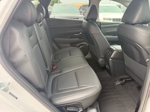 Used 2025 Hyundai Tucson Limited AWD/4WD image 31